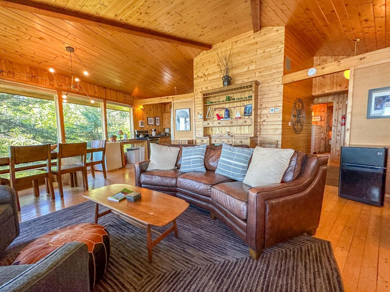 לוטסן Baileys On The Lake By Cascade Vacation Rentals מראה חיצוני תמונה